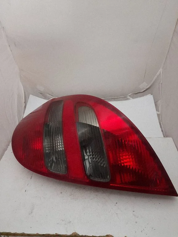 Aizmugurējais lukturis virsbūvē – Mercedes-Benz A klase W169 (2004-2012)