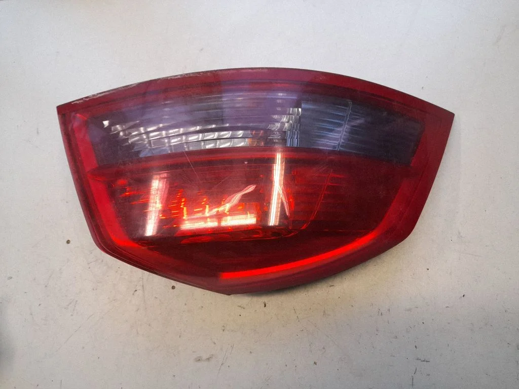 Rear/tail lights 8200014359