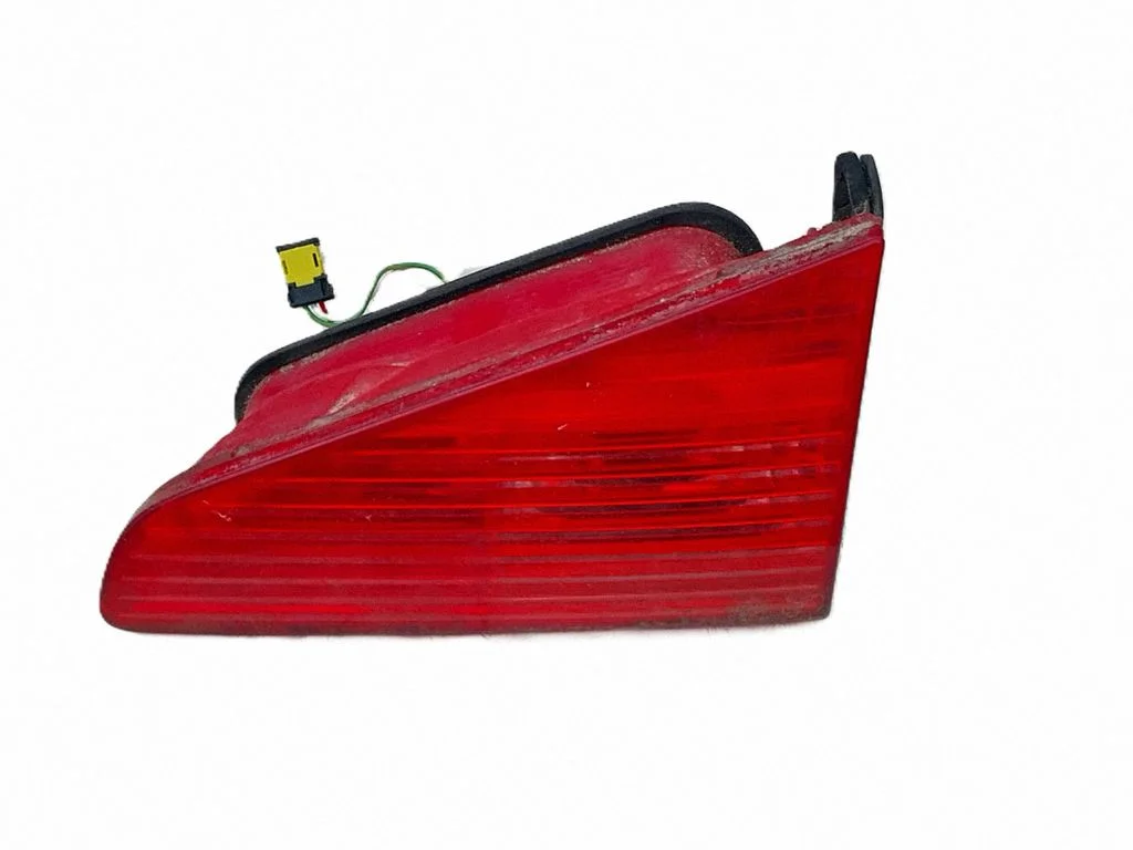 Tailgate rear/tail lights
