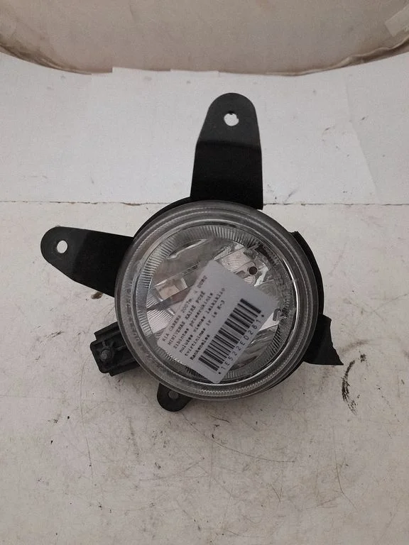 Front fog light – KIA Carens II (2007-2012)