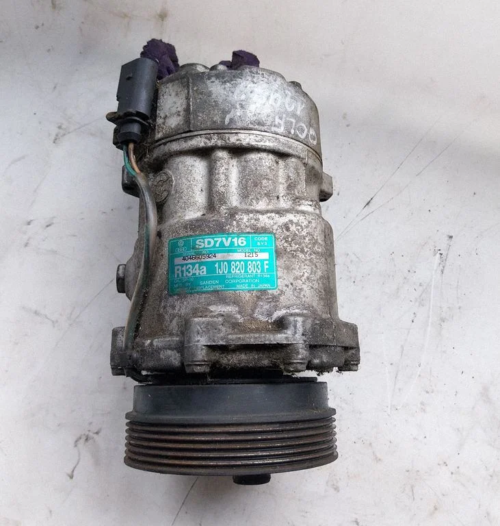 Air conditioning (A/C) compressor (pump) 1J0820803F