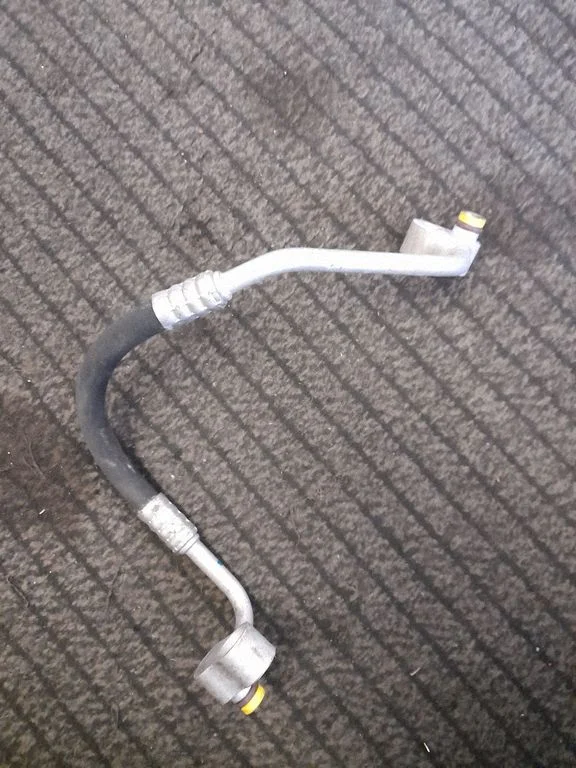 Air conditioning (A/C) pipe/hose 6904013703