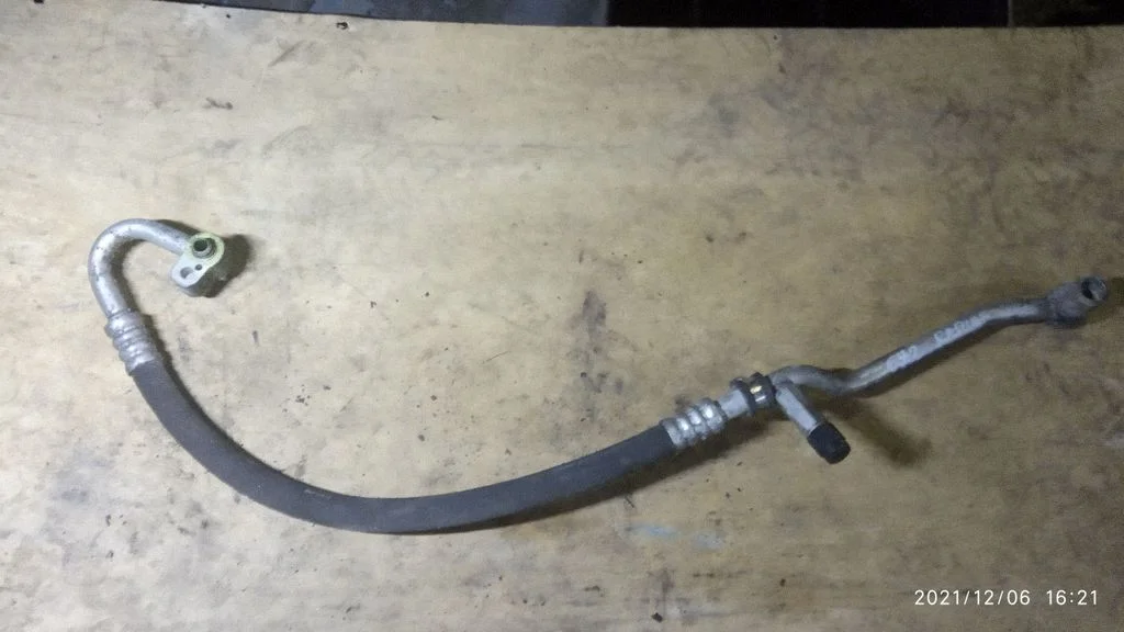 Air conditioning (A/C) pipe/hose – Skoda Roomster (5J) (2006-2015)