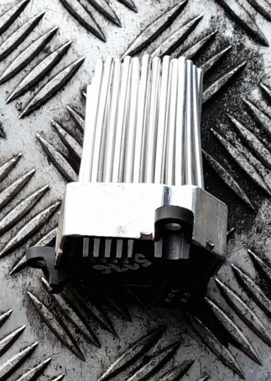 Heater blower motor/fan resistor