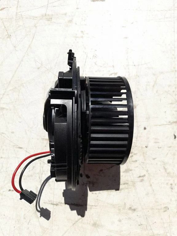 Krāsniņas ventilators/pūtējs 5WB819015