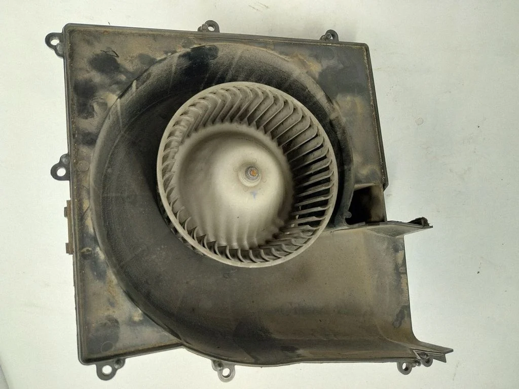 Krāsniņas ventilators/pūtējs 27200AV602