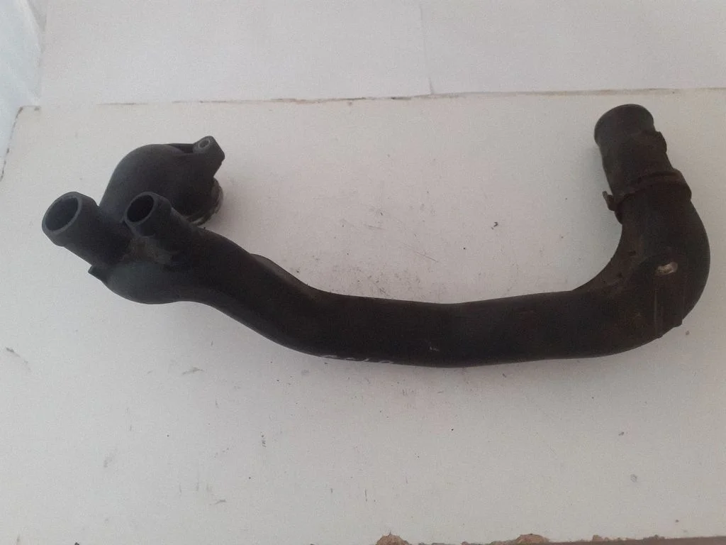 Engine coolant pipe/hose A6402001352