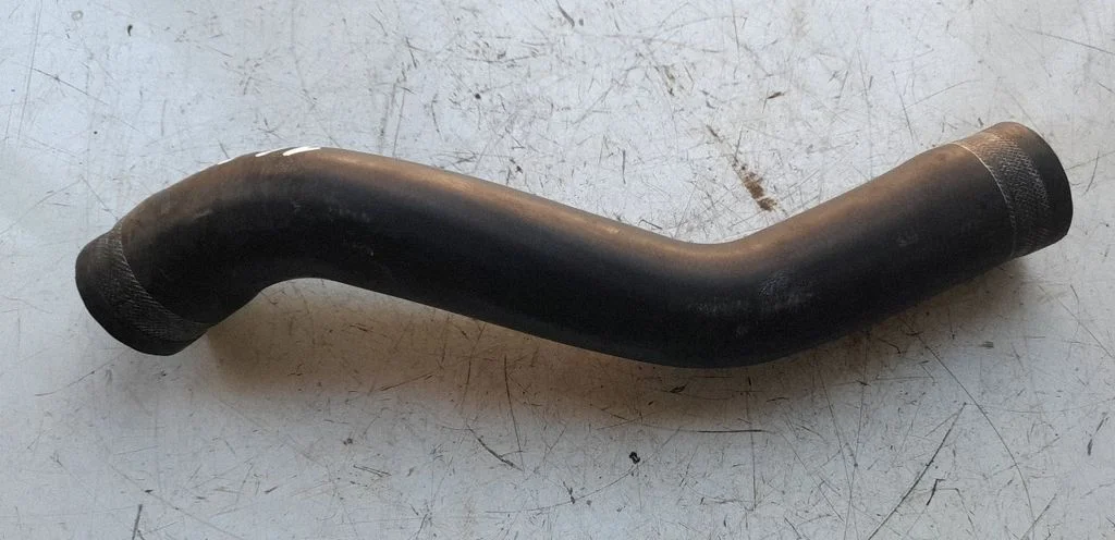 Engine coolant pipe/hose 504086541