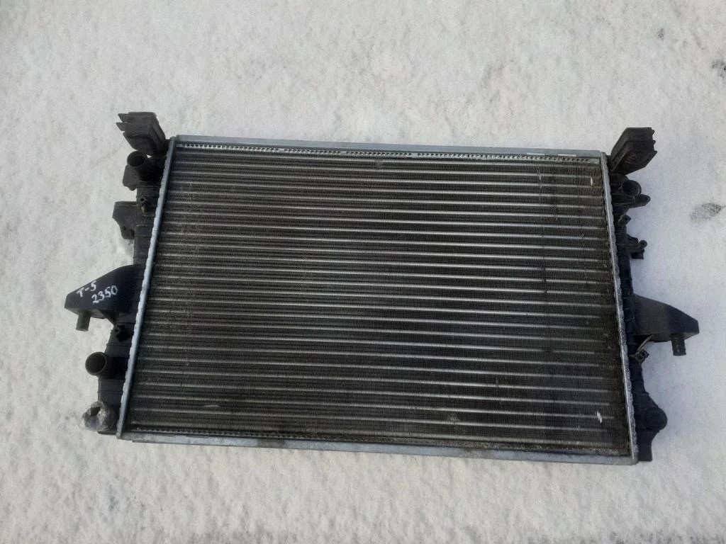 Coolant radiator 7H0121253M