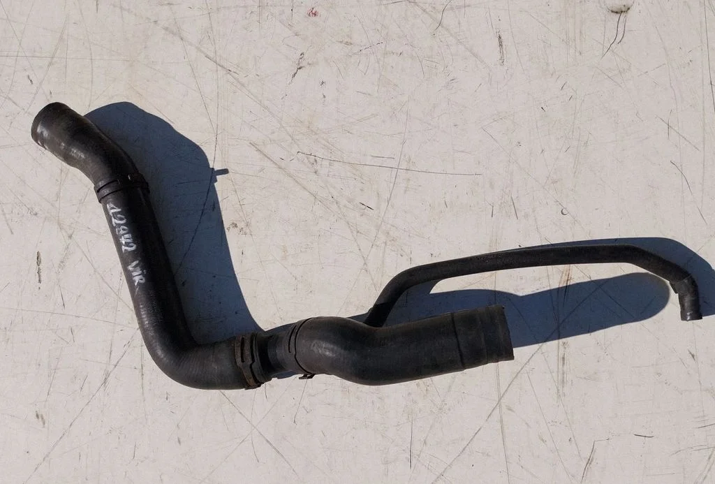 Engine coolant pipe/hose LEFT