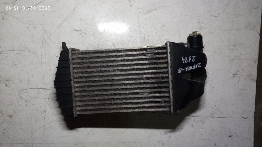 Vahejahuti radiaator 13213402