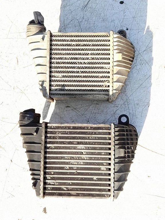 Starpdzesētāja (interkūlera) radiators 1J0145803A