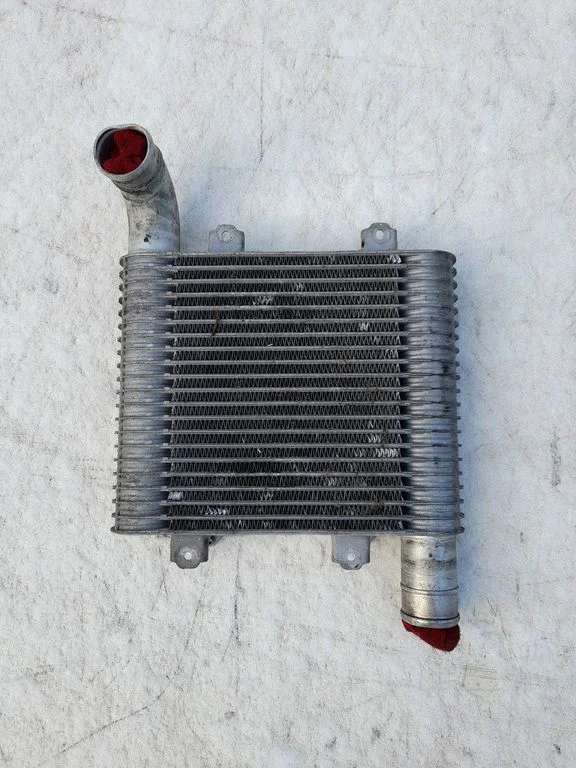Vahejahuti radiaator – KIA Carens I (1999-2006)