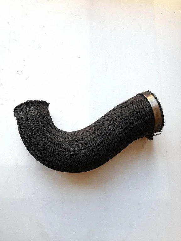 Wąż / rura intercoolera 8D0145834F
