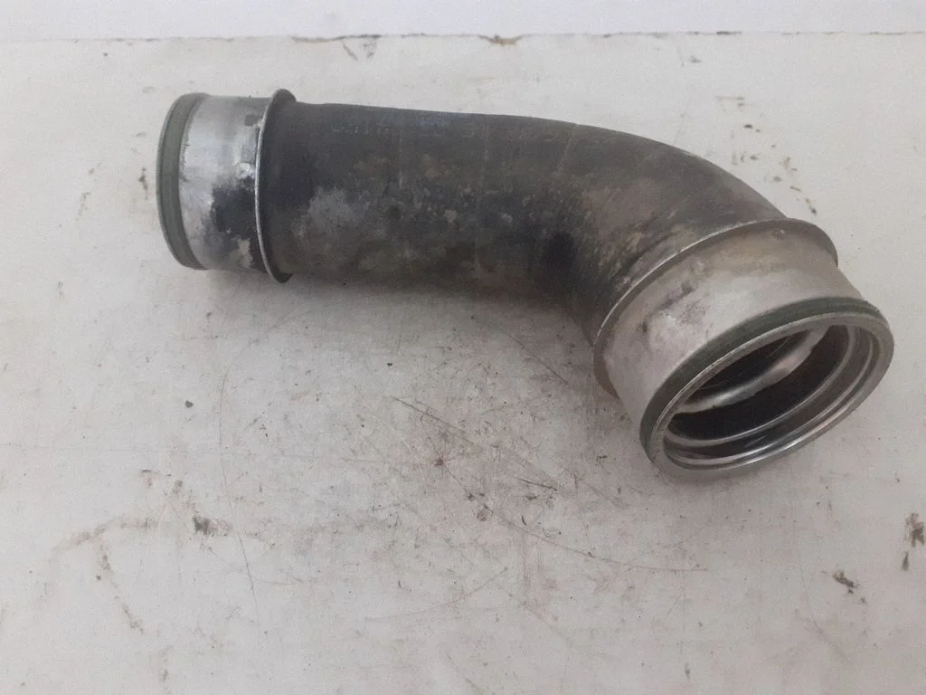 Intercooler hose/pipe 7H0145708