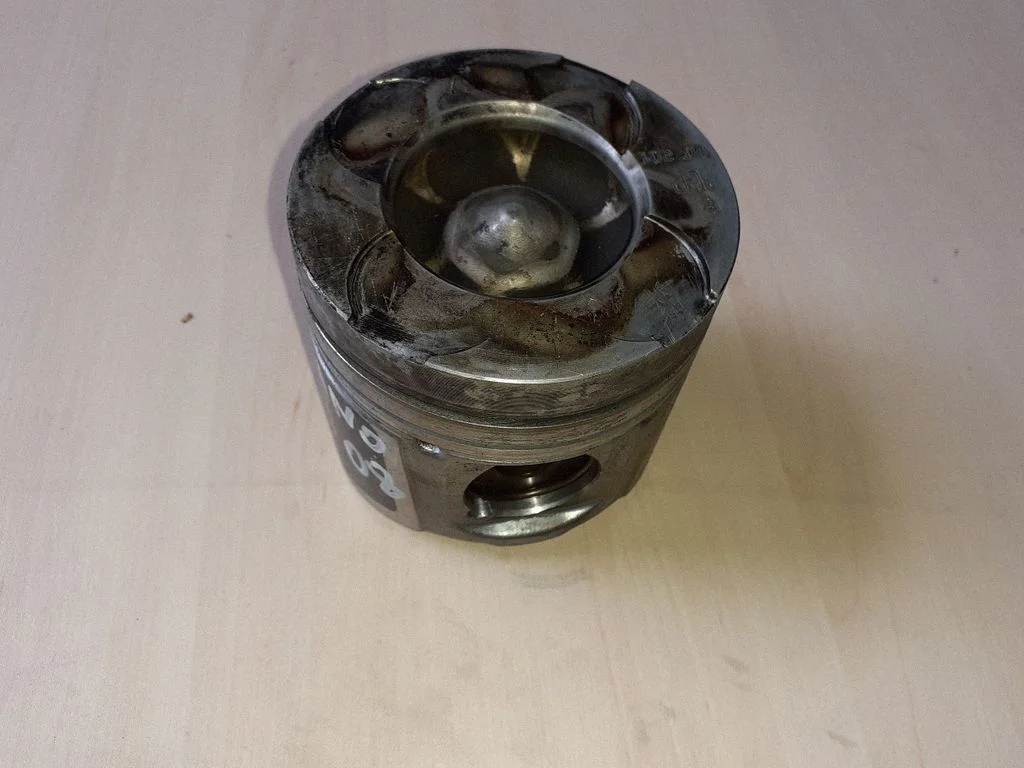 Piston