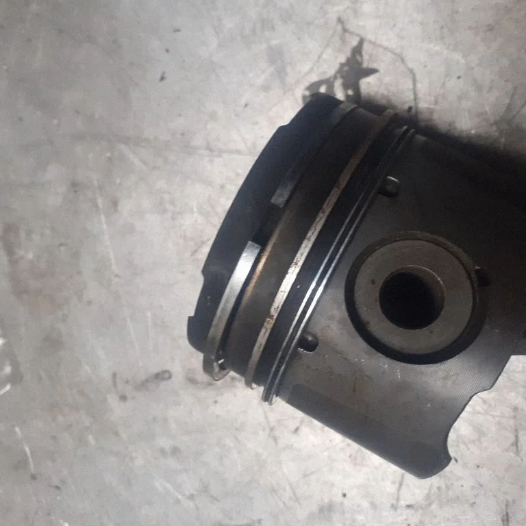 Piston