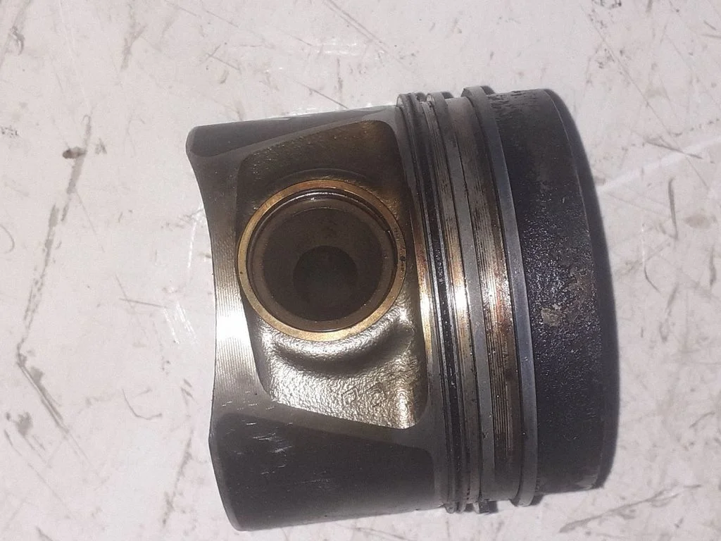 Piston 076CV400
