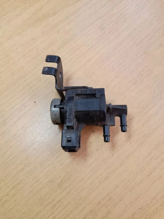 Solenoidklapp 1J0906283A