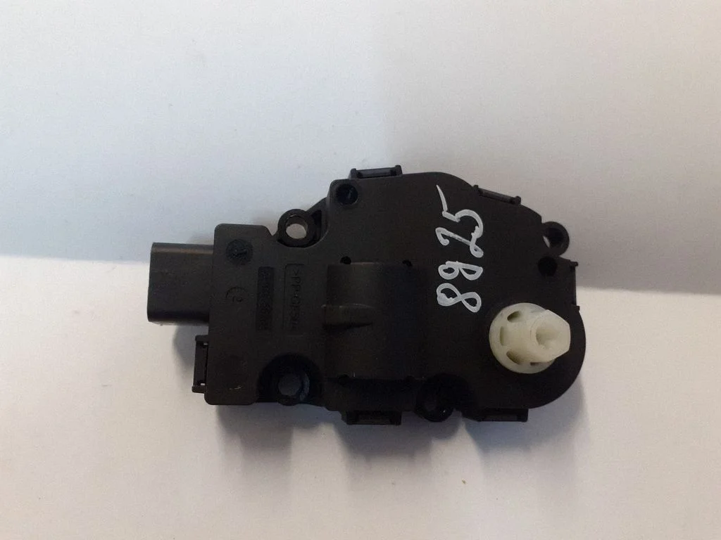 Sisselaskekollektori klapi ajam/ mootor – Audi A5 8T 8F (2007-2016)