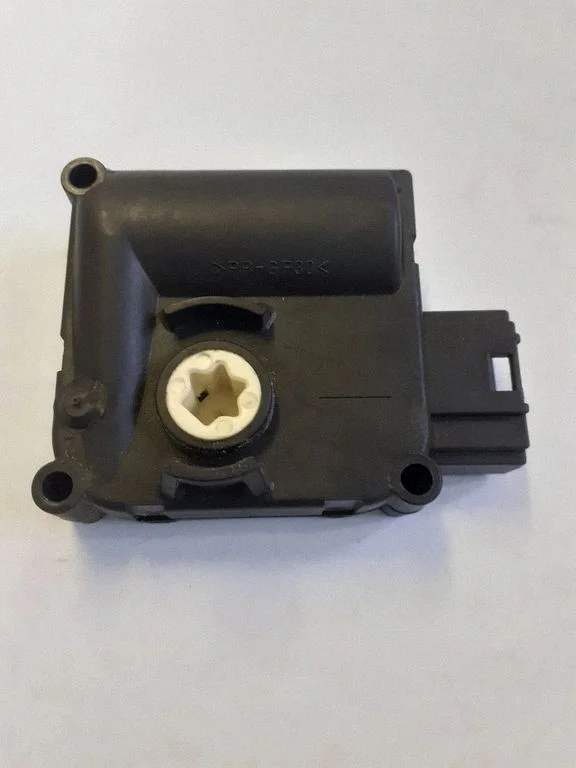 Intake manifold valve actuator/motor – Audi A6 Allroad C6 (2006-2011)