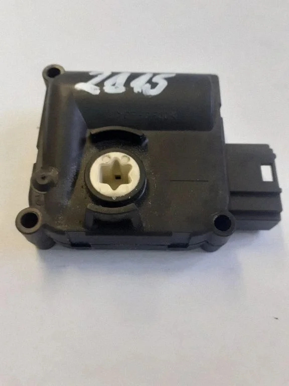 Intake manifold valve actuator/motor – Audi A6 Allroad C6 (2006-2011)