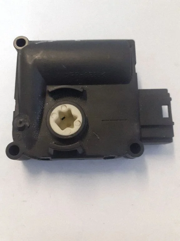 Intake manifold valve actuator/motor – Audi A6 Allroad C6 (2006-2011)
