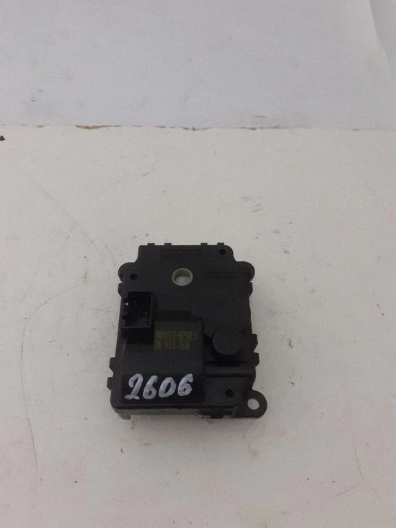 Ieplūdes kolektora vārsta motoriņš H400730750C1