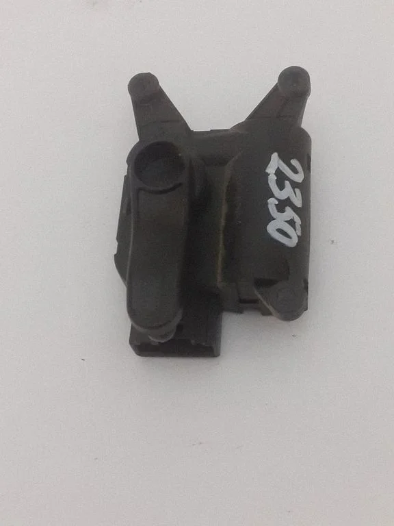 Intake manifold valve actuator/motor – Volkswagen Transporter - Caravelle T5 (2003-2015)