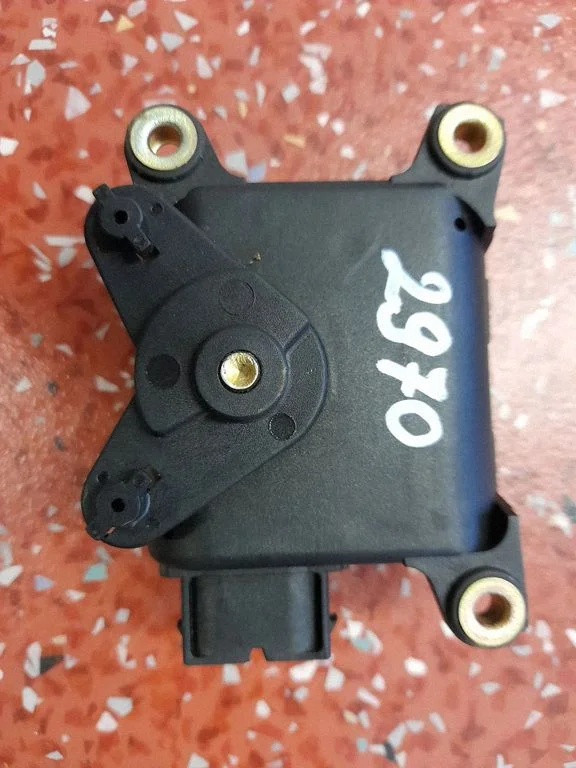Intake manifold valve actuator/motor – Volkswagen Passat B5.5 (2001-2005)