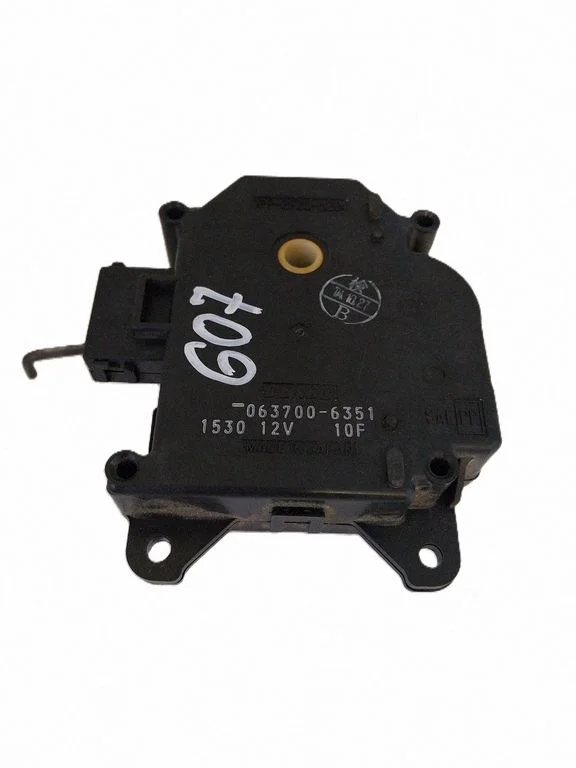 Sisselaskekollektori klapi ajam/ mootor 0637006351 – Mazda MPV II LW (1999-2007)
