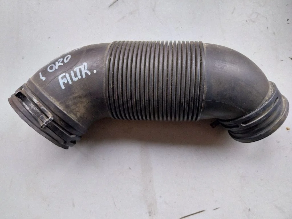 Õhu sisselaske voolik (-ud)/ toru (-d) PXO446074