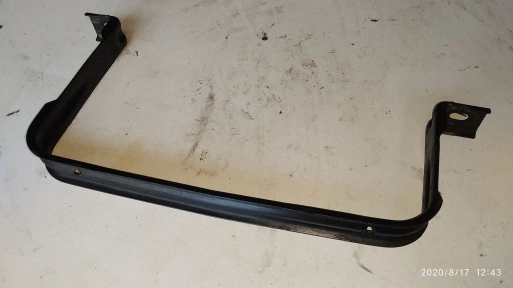 Fuel tank mounting bracket – Mercedes-Benz Sprinter W906 (2006-2018)