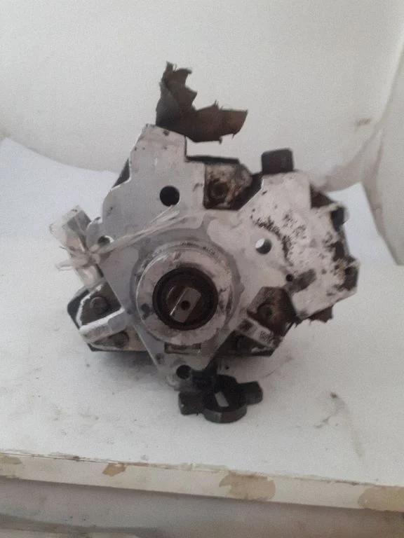 Fuel injection high pressure pump – Iveco Daily 3rd gen (2000-2006)