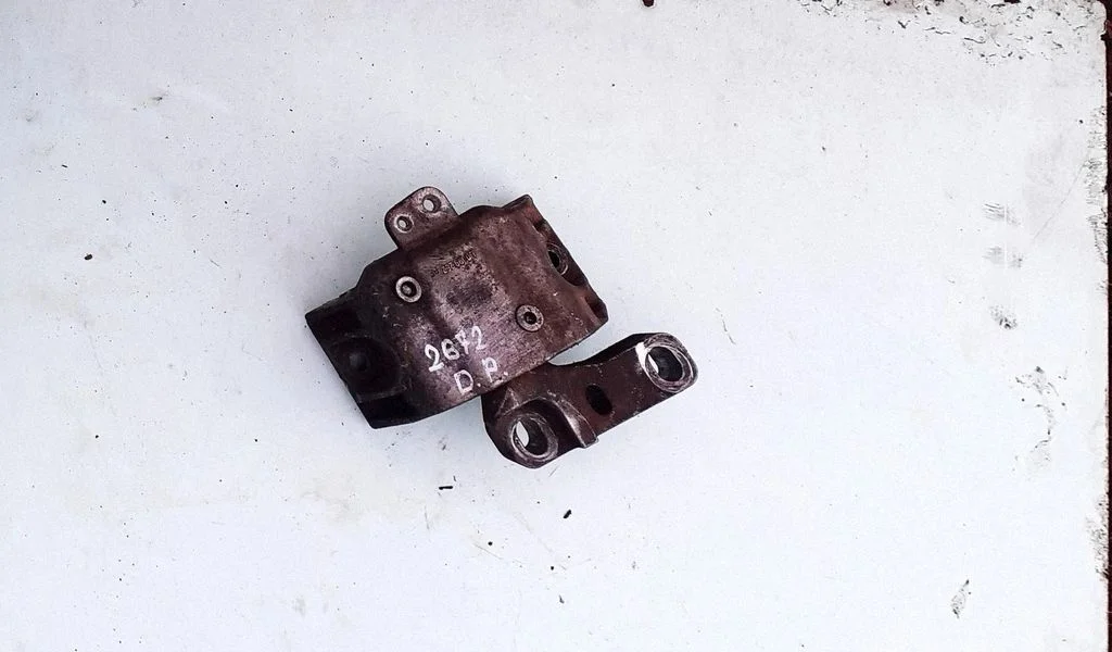 Dzinēja spilvens – Volkswagen Golf IV (1998-2005)