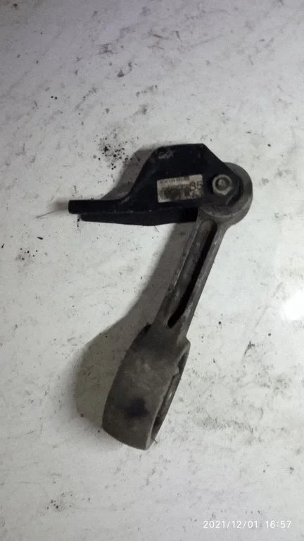 Dzinēja spilvens – Skoda Roomster (5J) (2006-2015)