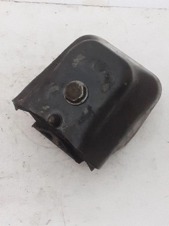 Engine mount bracket A90624113