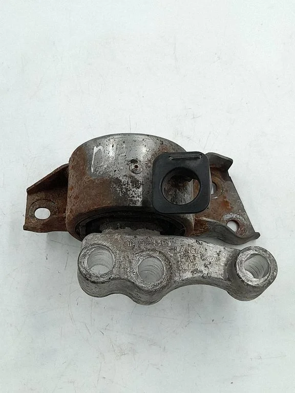 Dzinēja spilvens – Fiat Doblo (2010-2022)