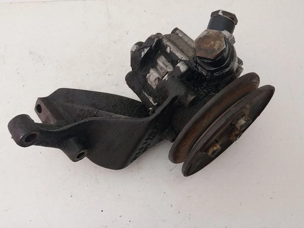 Power steering pump 91109