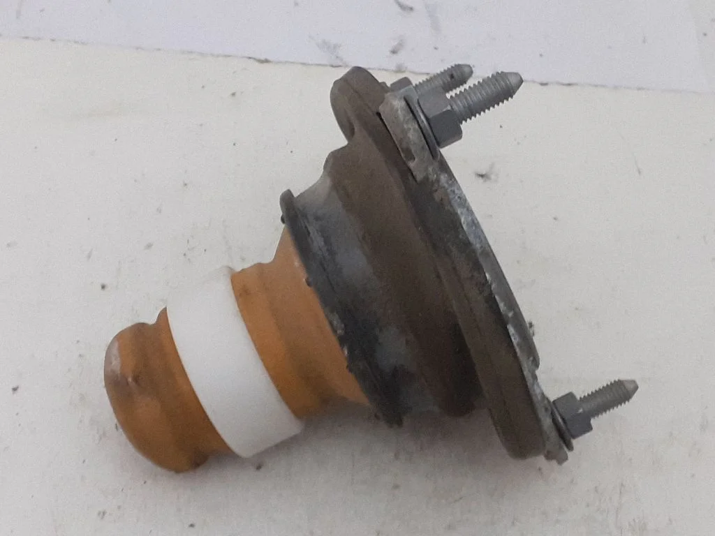Eesmine amortisaatori tugilaager SK010776