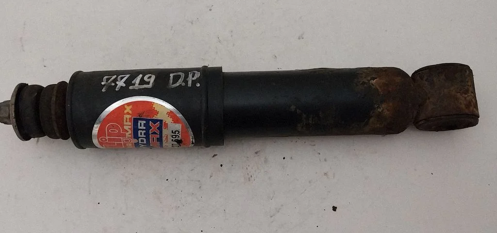 Front shock absorber/damper 701413031F