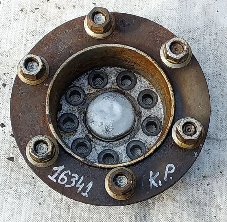 Front wheel hub 504207324