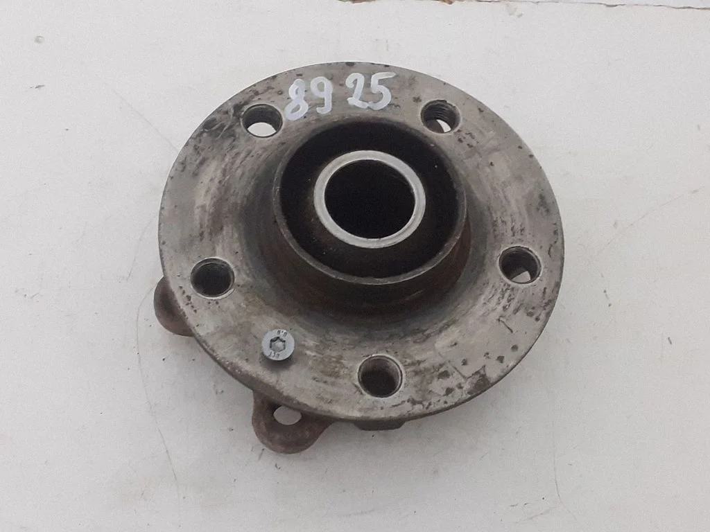 Front wheel hub – Audi A5 8T 8F (2007-2016)