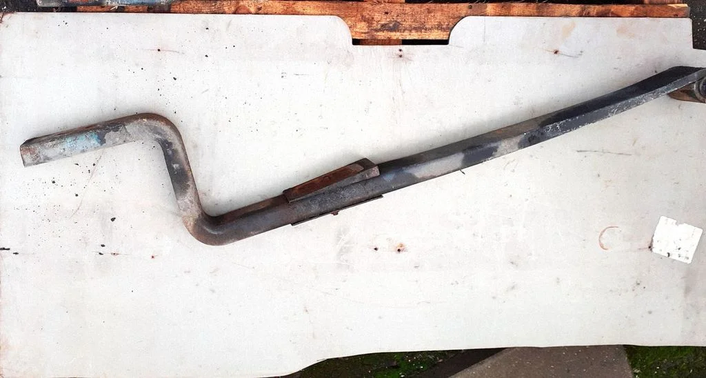 Rear leaf spring – right