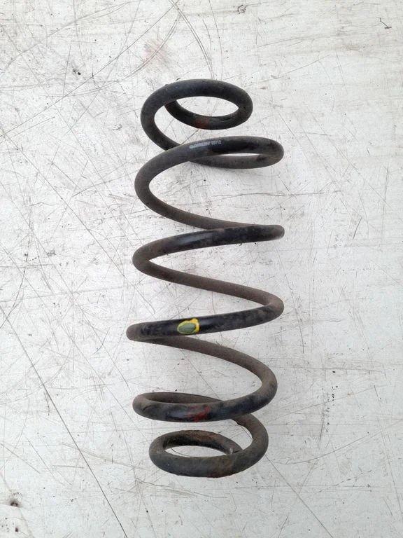 Tagumine keerdvedru 51850392