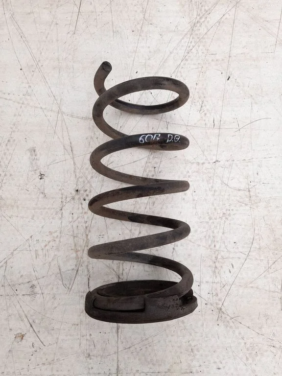 Rear coil spring LD6228011 – Mazda MPV II LW (1999-2007)