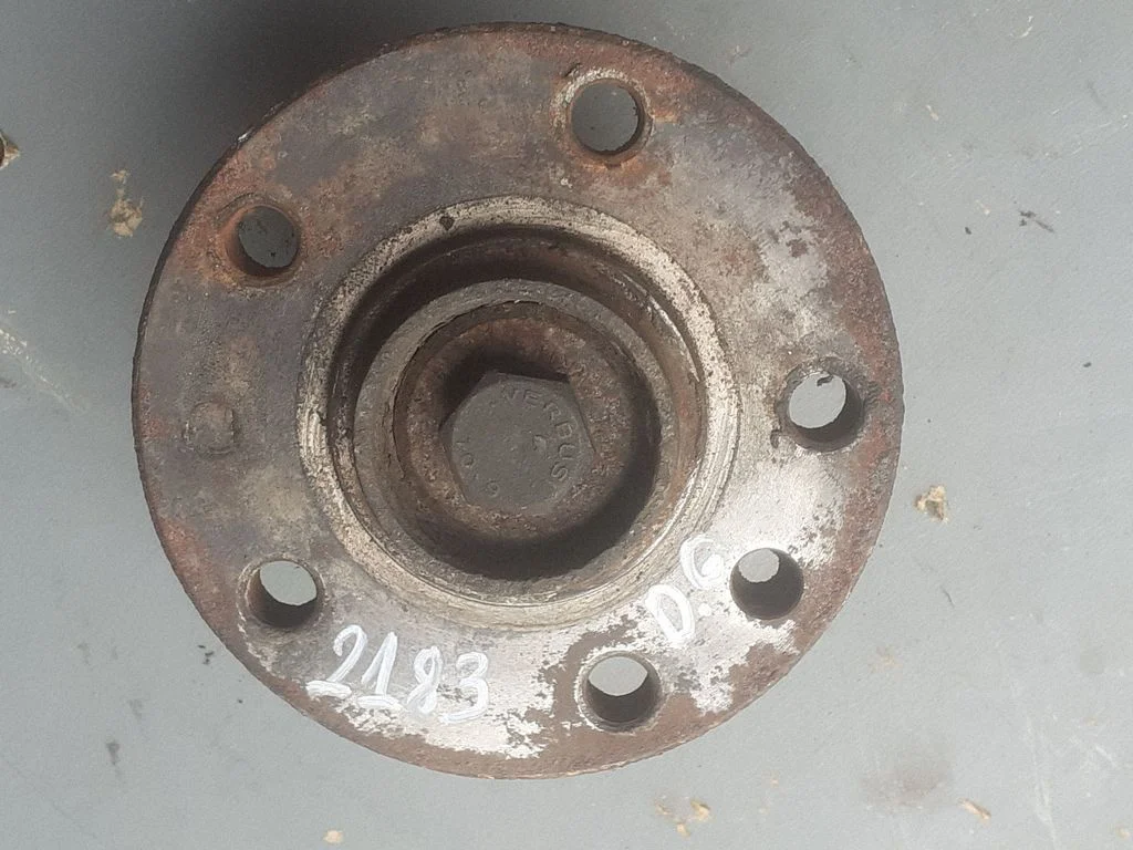 Tagumine rumm 7M0501655D