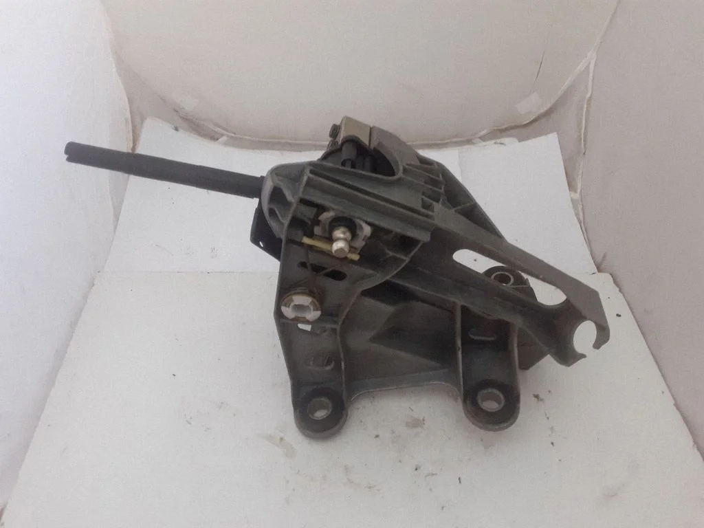 Gear selector mechanism – Volkswagen Transporter - Caravelle T5 (2003-2015)