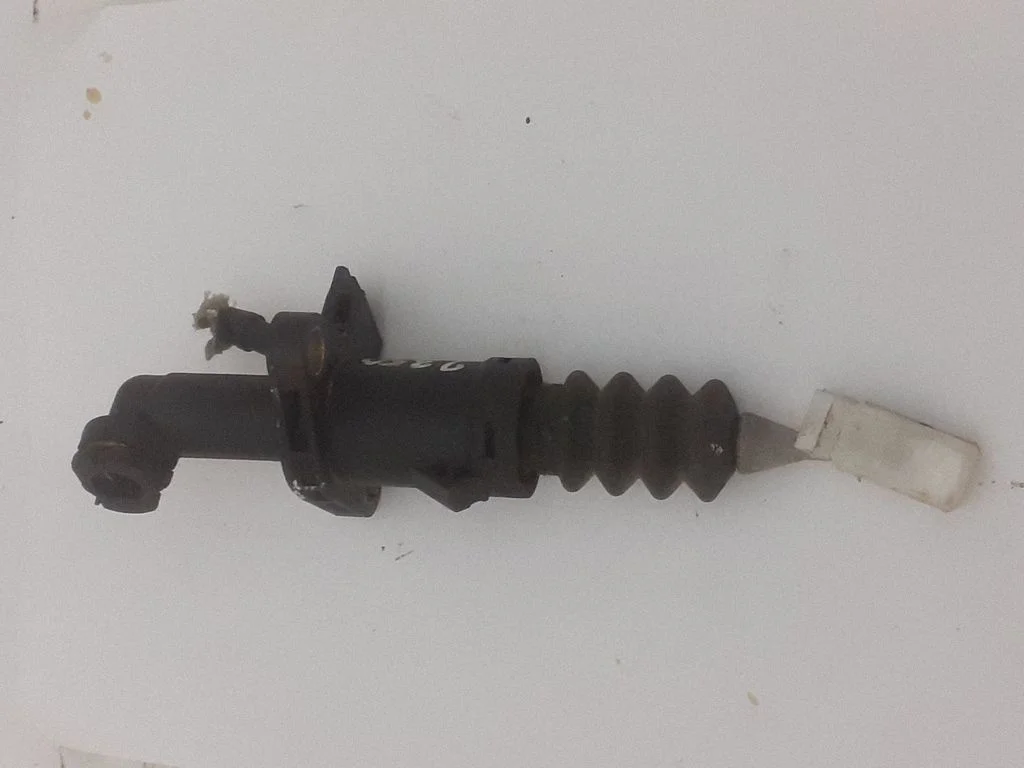 Clutch slave cylinder – Volkswagen Transporter - Caravelle T5 (2003-2015)