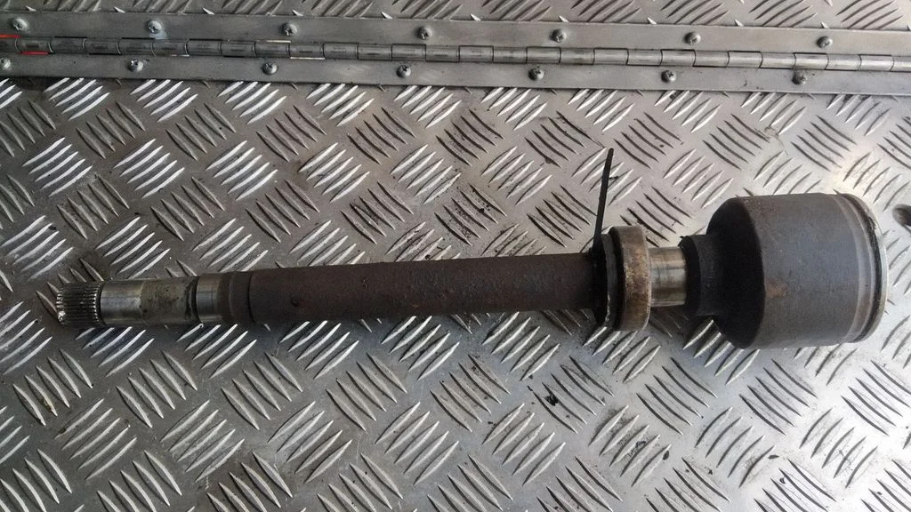 Front driveshaft – right